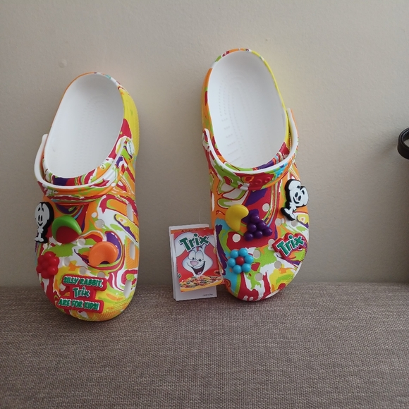 Crocs CLASSIC TRIX Cereal CLOG- NWT Men 11 - Picture 6 of 10